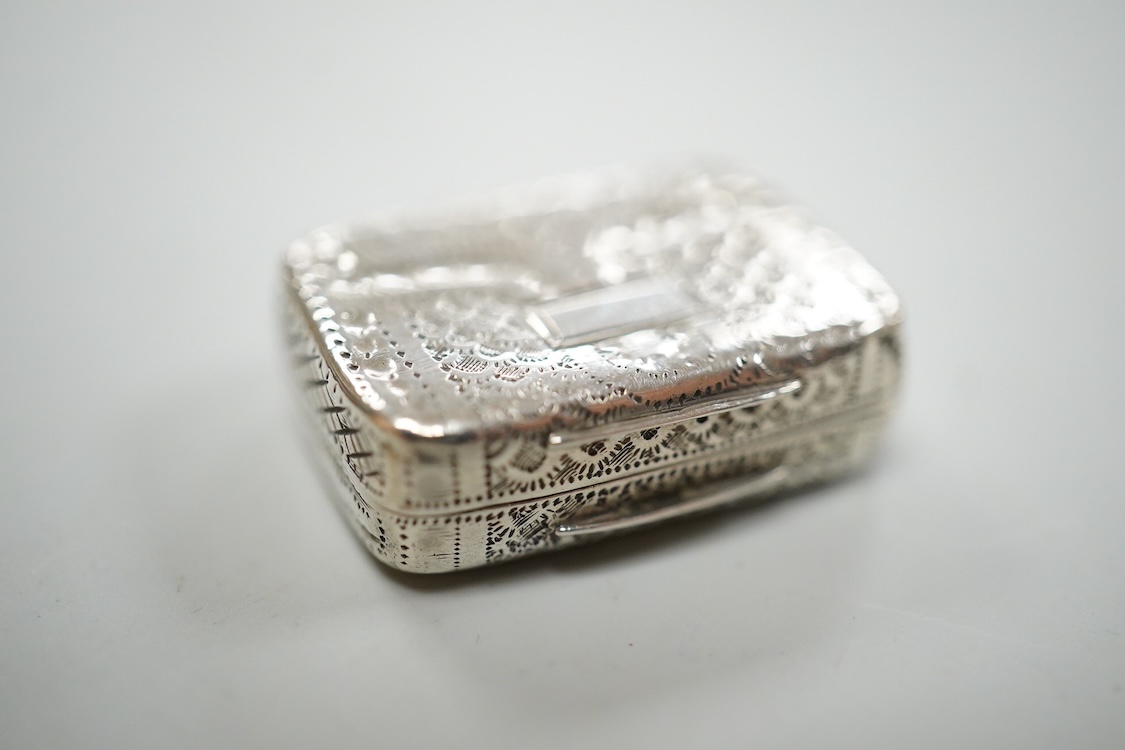 A George III silver vinaigrette, modelled as a satchel, John Linnet, Birmingham, 1816, 24mm.